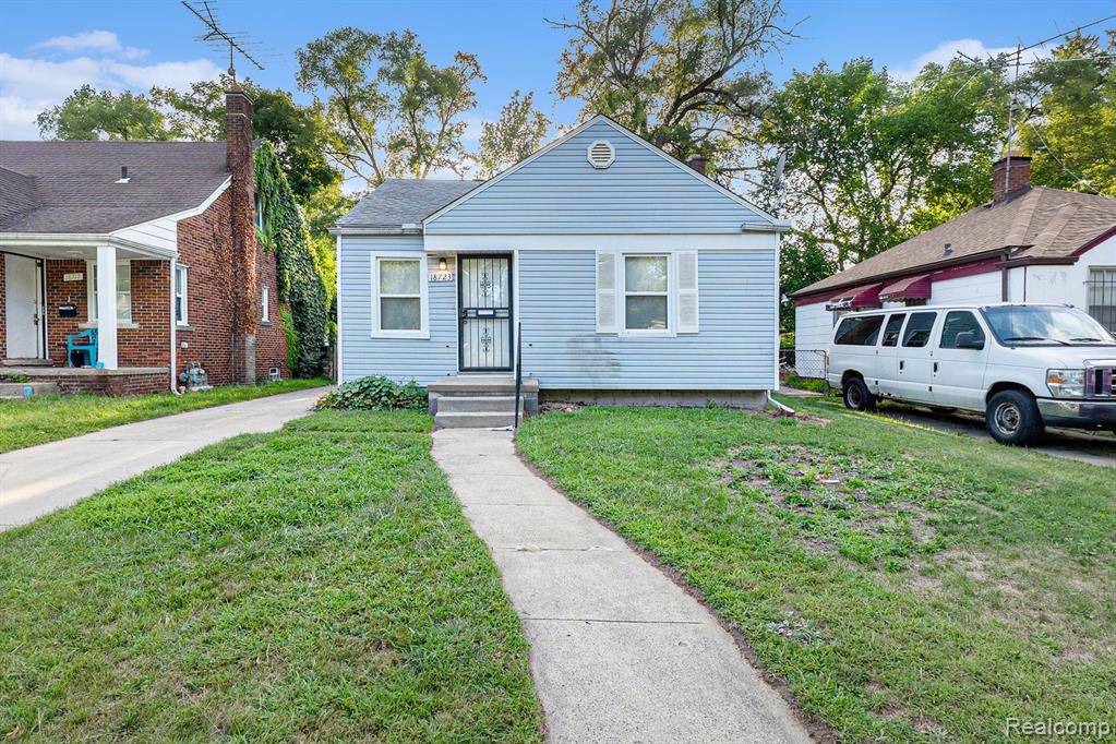 Detroit, MI 48219,18723 Warwick Street