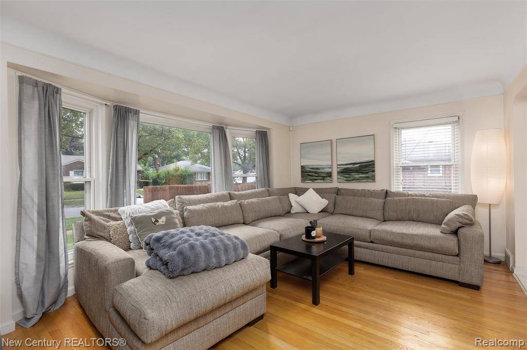 Oak Park, MI 48237,13120 Rosemary Boulevard