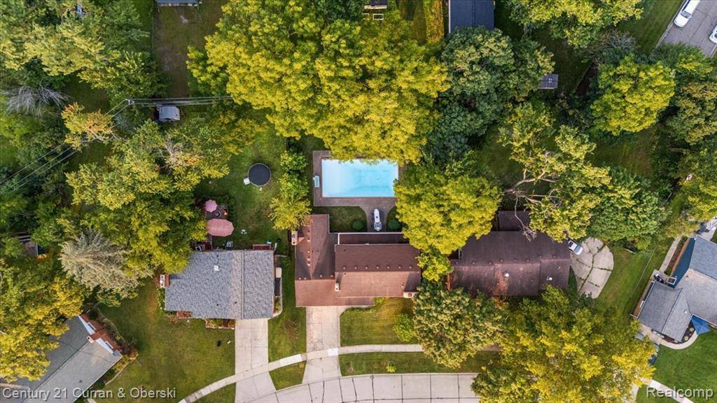 Farmington, MI 48336,32306 Valley View Circle