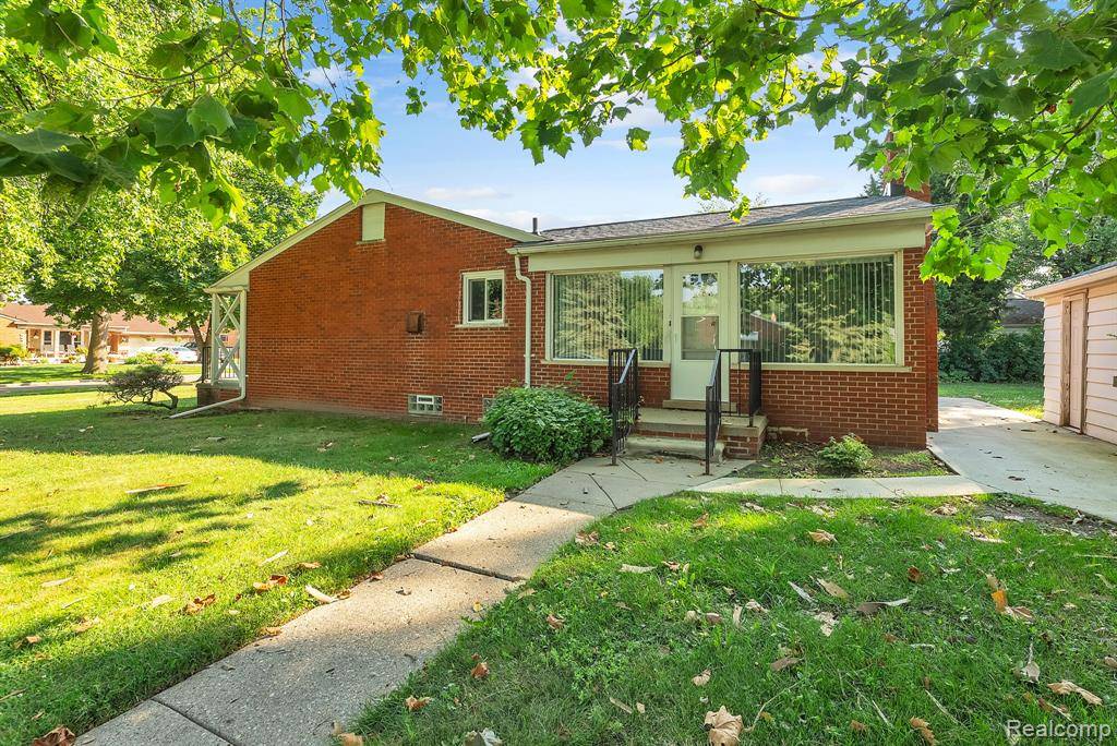 Dearborn Heights, MI 48127,20195 River Oaks Drive
