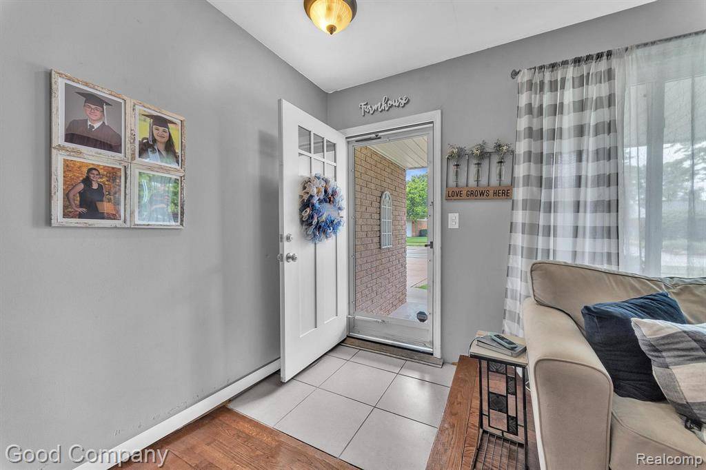 Sterling Heights, MI 48314,8502 Leslie Drive