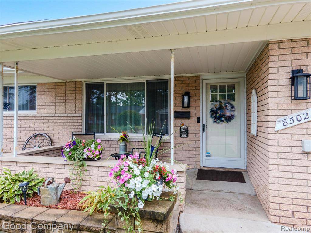 Sterling Heights, MI 48314,8502 Leslie Drive