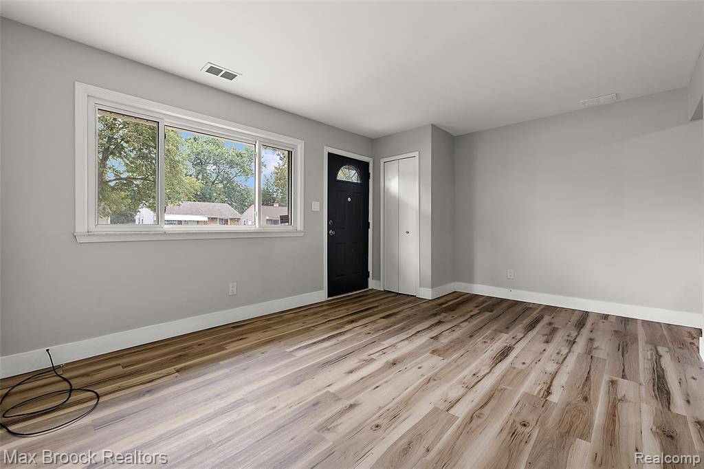 Hazel Park, MI 48030,1329 E Goulson Avenue
