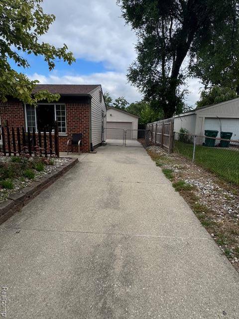 Romulus, MI 48174,28426 Halecreek Street