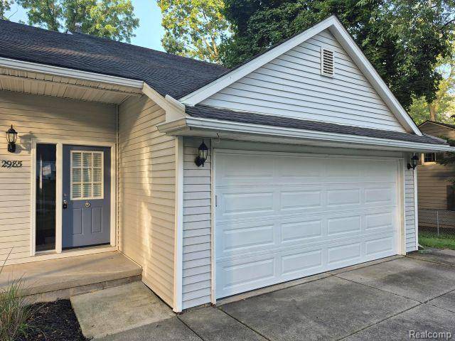 Waterford Twp, MI 48328,2985 Old Orchard
