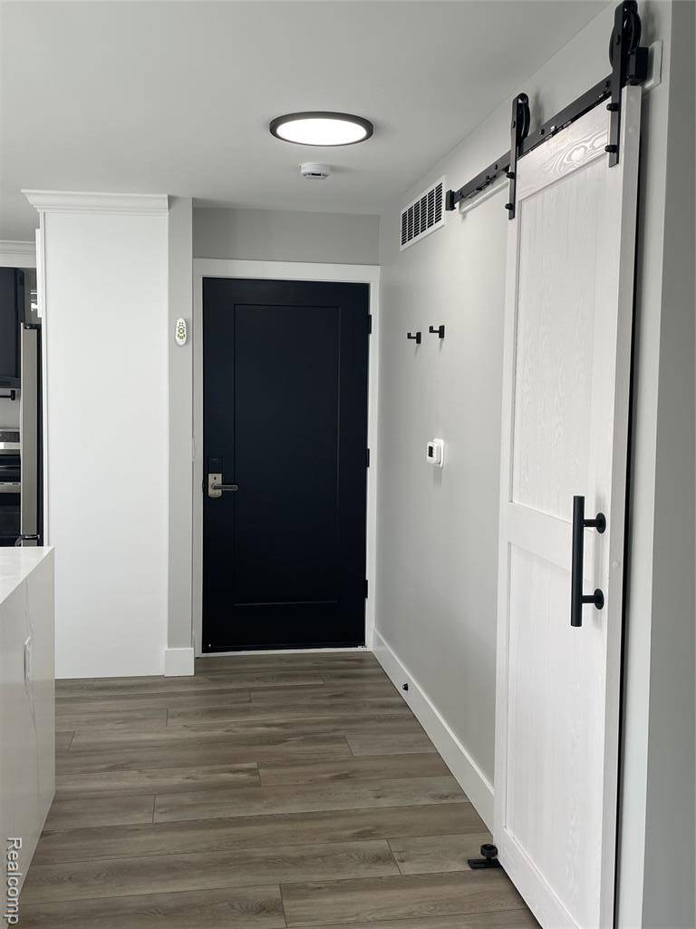 Oak Park, MI 48237,22148 Dante Street 112