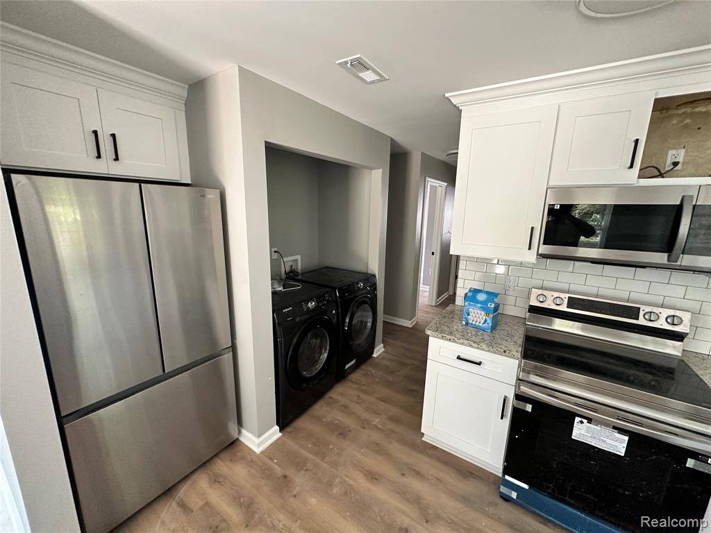 Farmington Hills, MI 48336,29342 Scotten Street