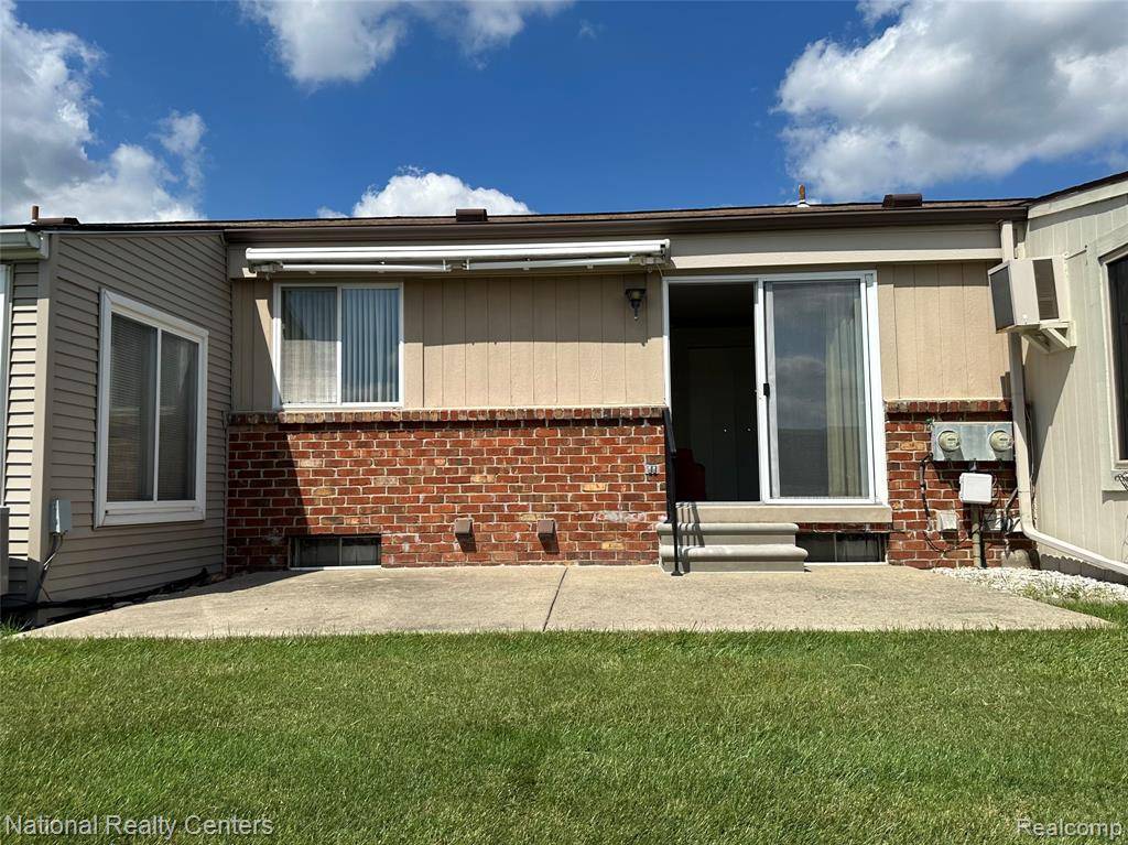 South Lyon, MI 48178,25208 Franklin Terrace 22 4