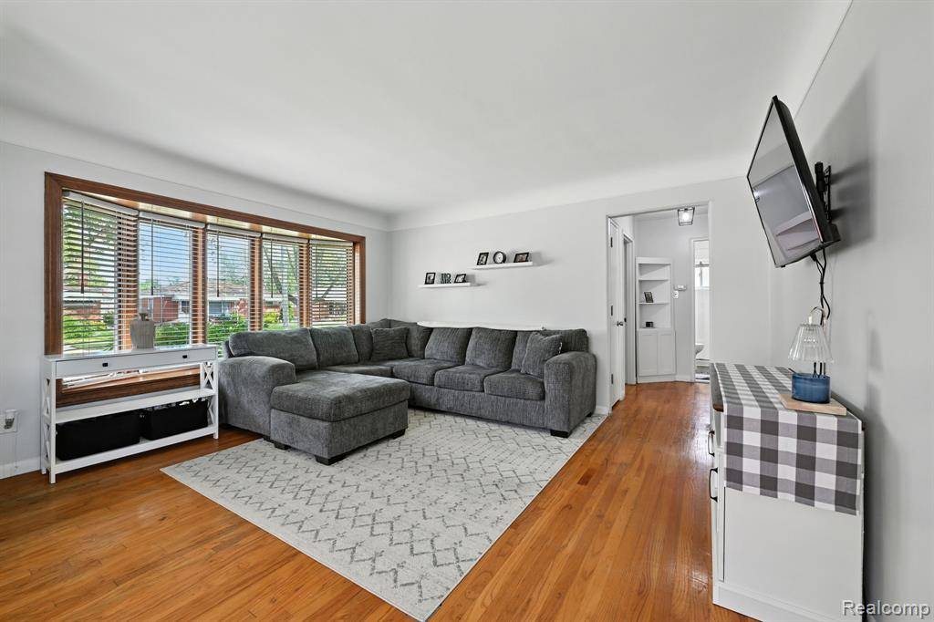 St. Clair Shores, MI 48081,29213 Grant Street