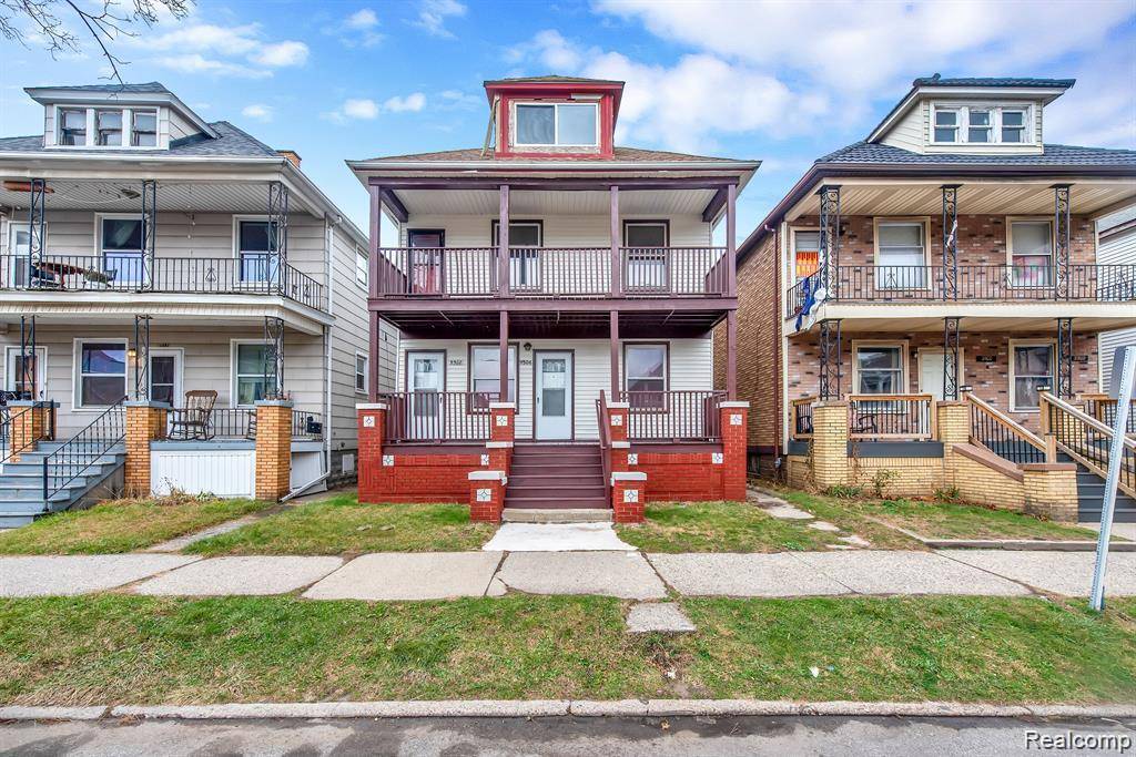 Hamtramck, MI 48212,9506 Charest Street