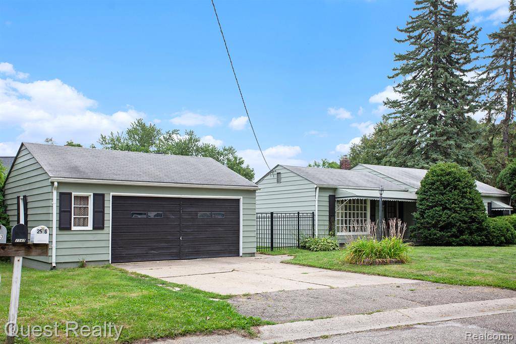 Waterford Twp, MI 48328,2546 Woodbine Drive