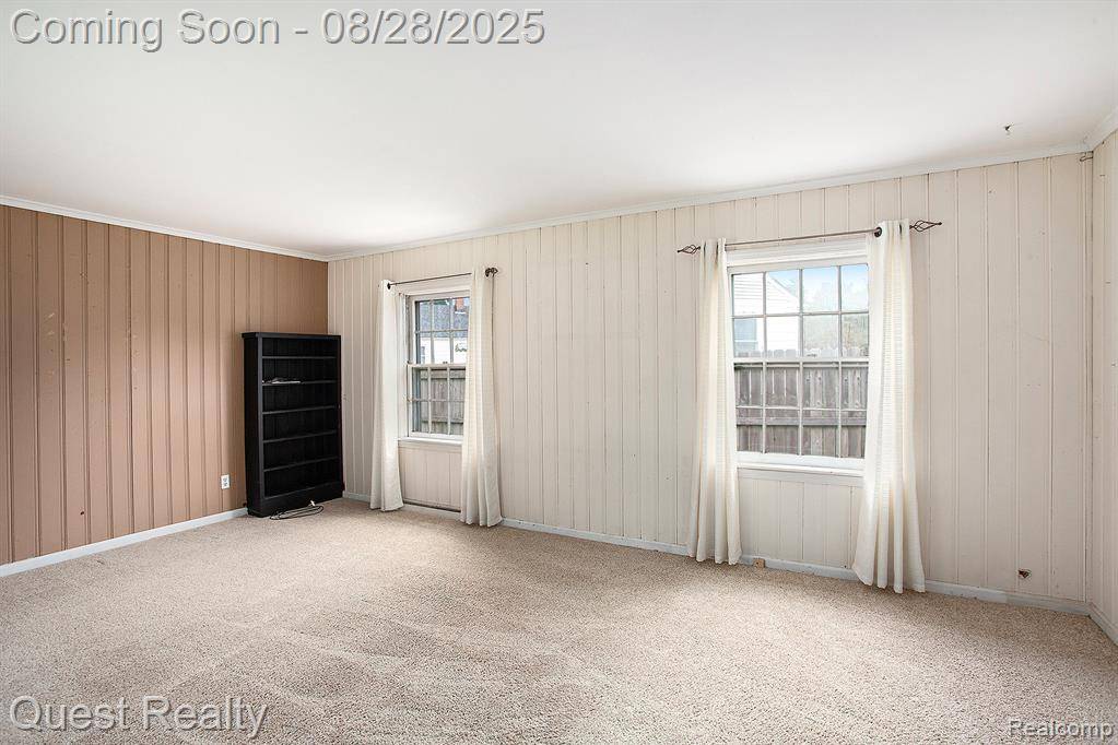 Waterford Twp, MI 48328,2546 Woodbine Drive