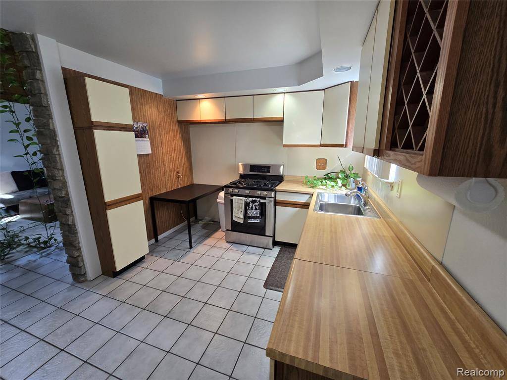 Taylor, MI 48180,6731 Troy Street