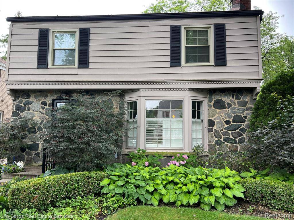 Grosse Pointe Farms, MI 48236,419 Maison Road