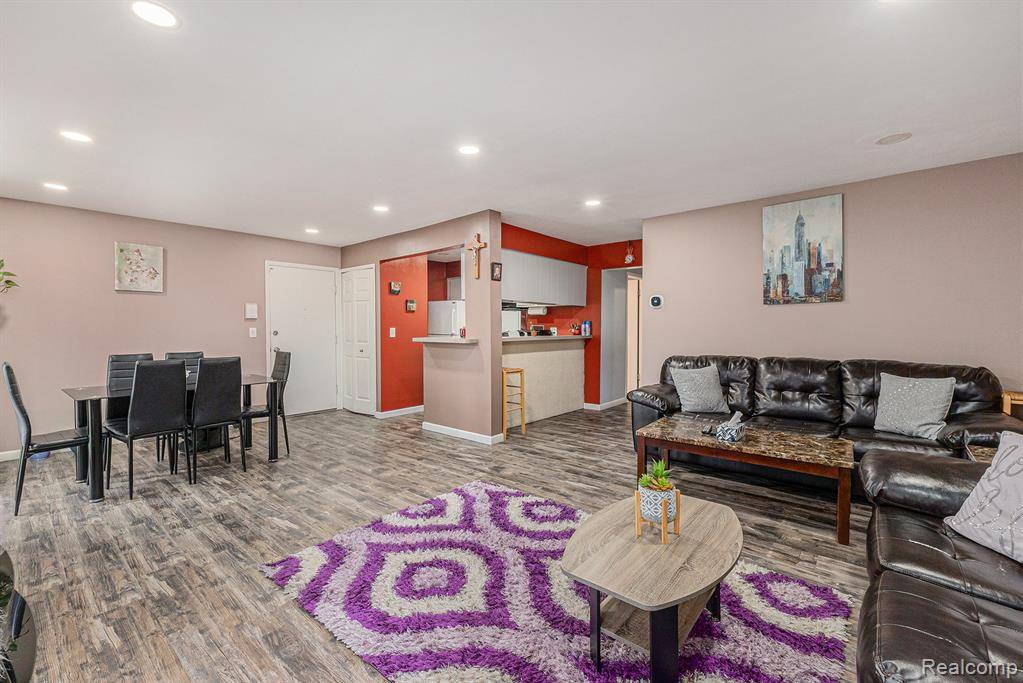 Sterling Heights, MI 48312,13940 Camelot Drive