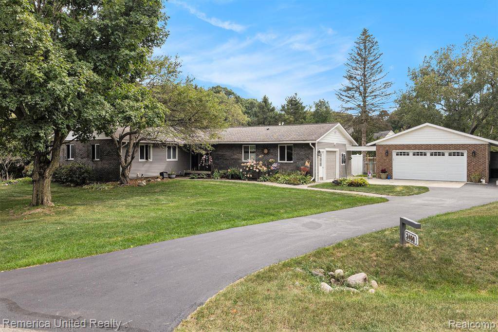 Milford Twp, MI 48381,2400 Pinewood Court