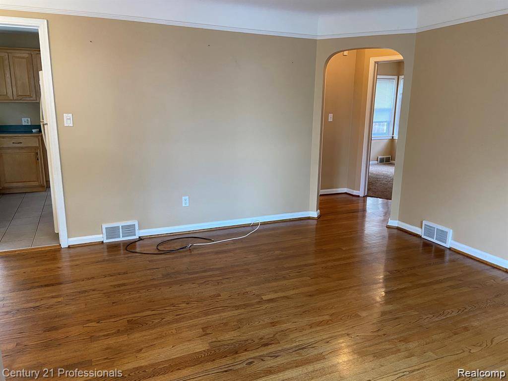 Livonia, MI 48150,9555 Arcola Street