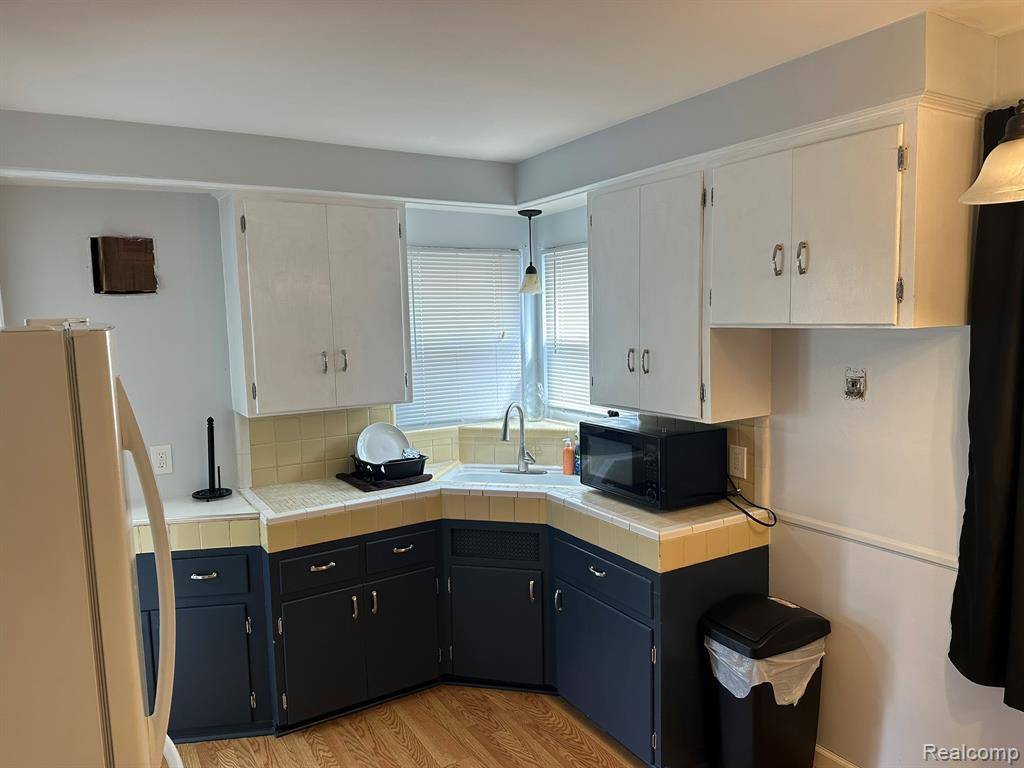 Dearborn Heights, MI 48125,1455 Oakland Court