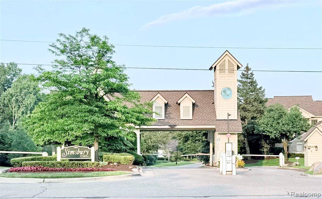 West Bloomfield Twp, MI 48322,7288 Simsbury Dr. Drive 8 24