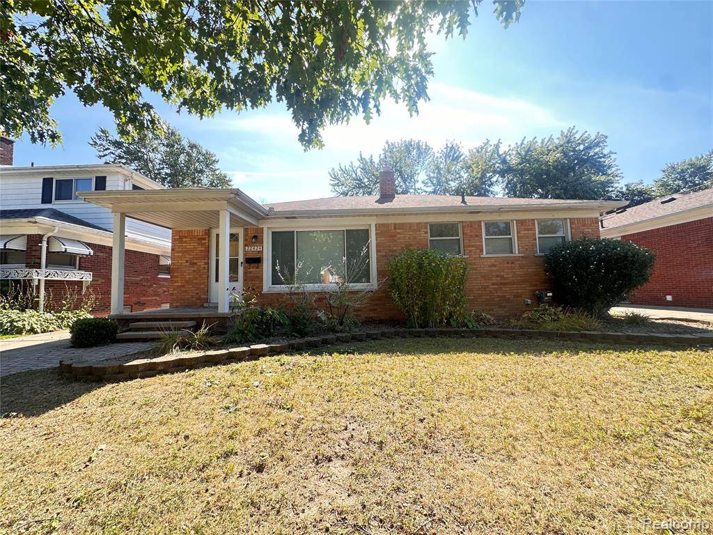 St. Clair Shores, MI 48080,22424 TROMBLY Street