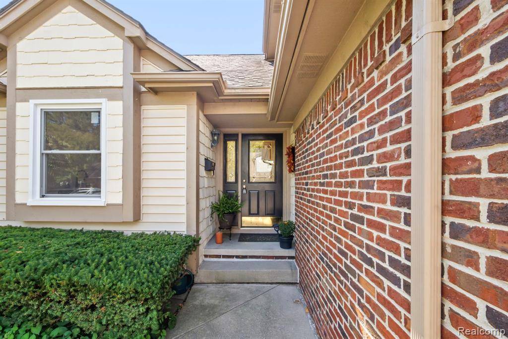 Royal Oak, MI 48073,412 Oak Run Court 6