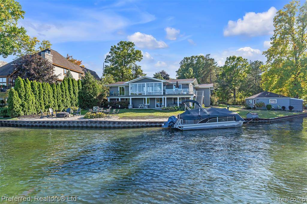 Waterford Twp, MI 48329,7660 Maceday Lake Road