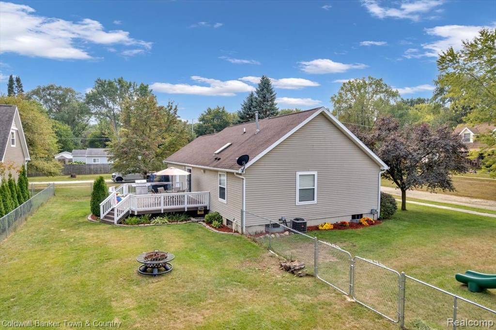Fenton, MI 48430,211 Colfax Street