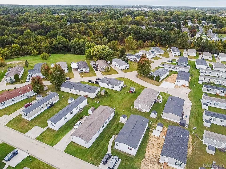 Grand Blanc, MI 48439,417 Saddle Trail