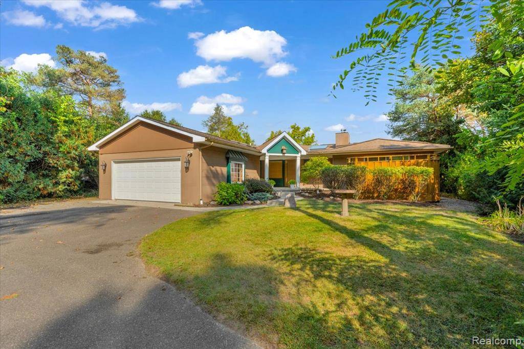 Lake Orion Vlg, MI 48362,1156 Seneca Road