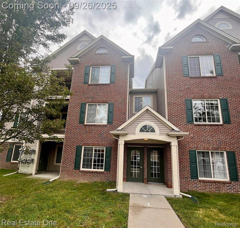 Grand Blanc, MI 48439,14105 Pinehurst Lane