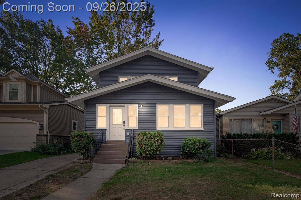 Royal Oak, MI 48067,716 Hawthorn Avenue