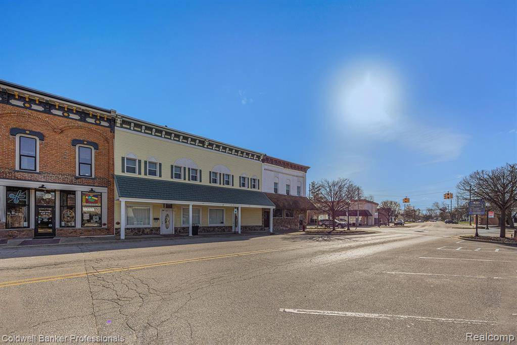 Imlay City, MI 48444,106 E 3RD Street