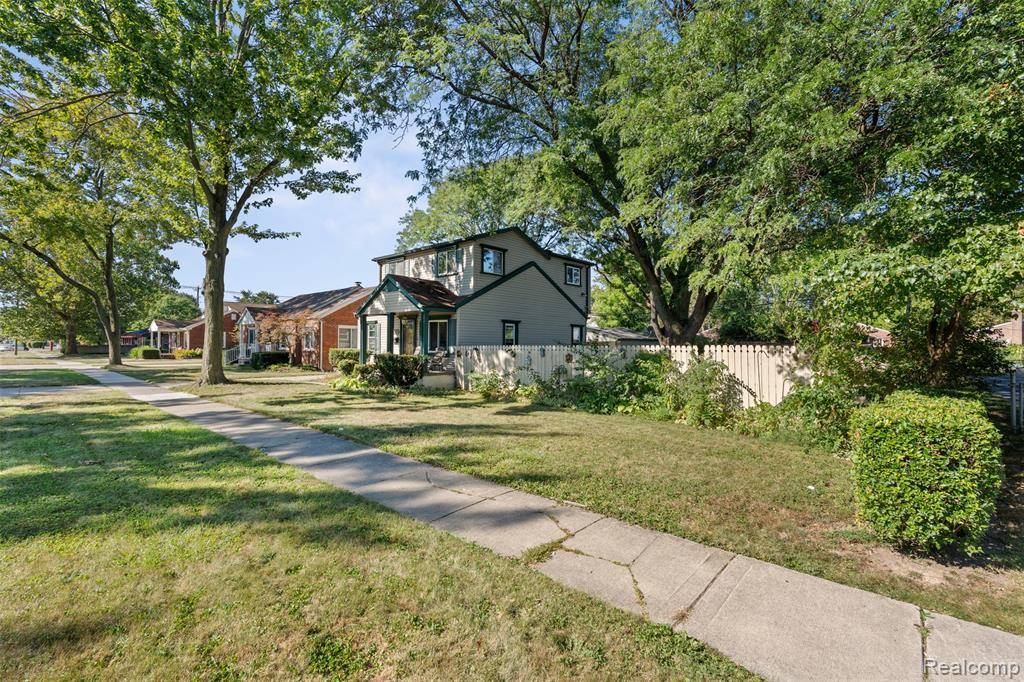 Dearborn Heights, MI 48125,5656 Monroe Street