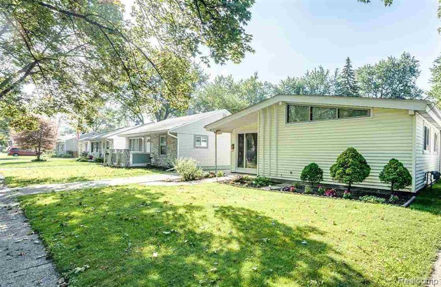 Hazel Park, MI 48030,1722 E Harry Avenue