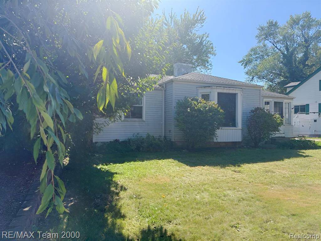 Eastpointe, MI 48021,15240 Crescentwood Avenue