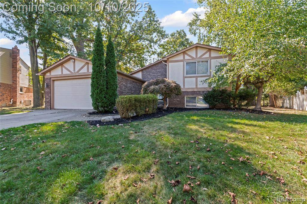 Sterling Heights, MI 48312,34025 Inverarry Court