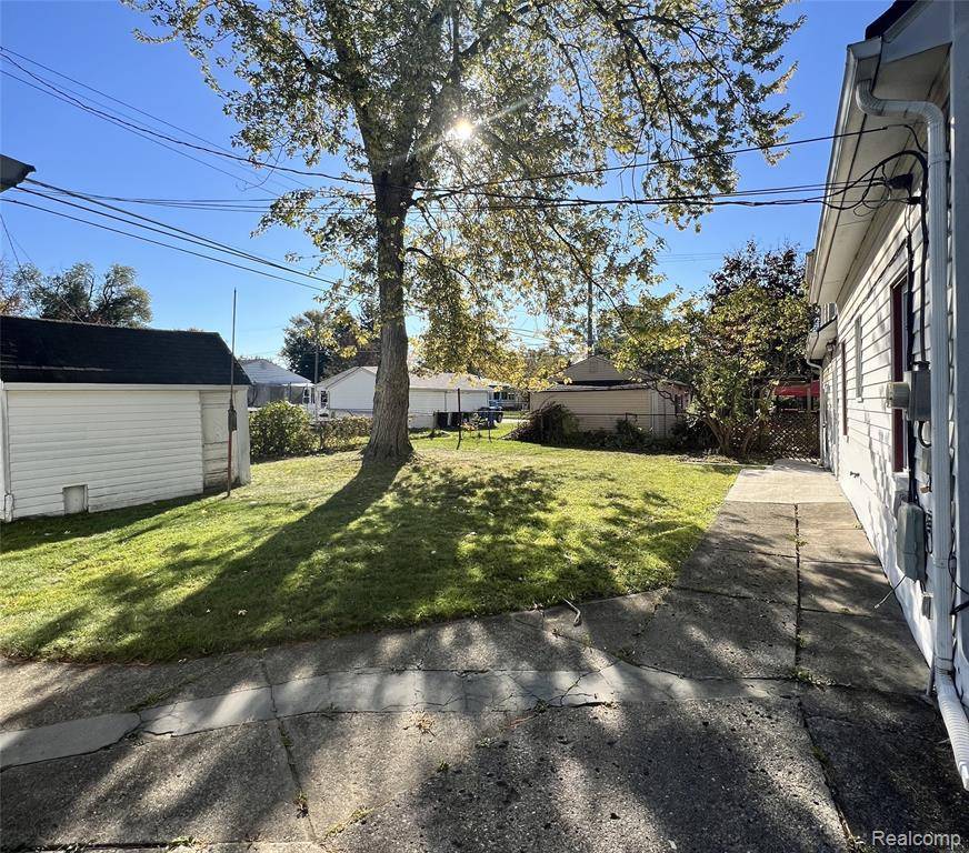 Dearborn Heights, MI 48125,4697 Kingston Street