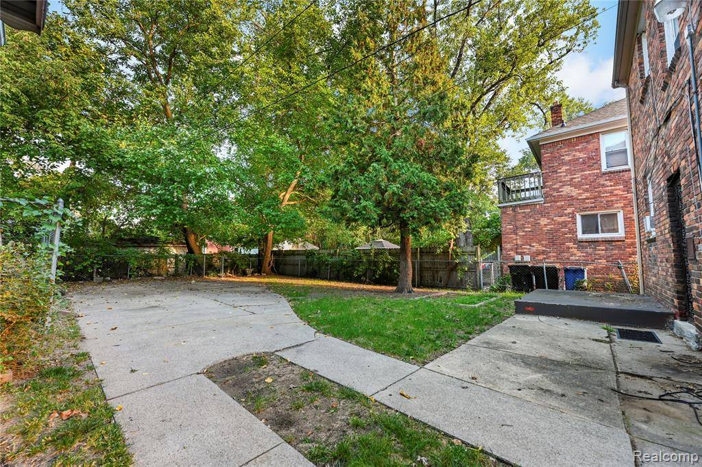 Detroit, MI 48221,18494 Prairie Street