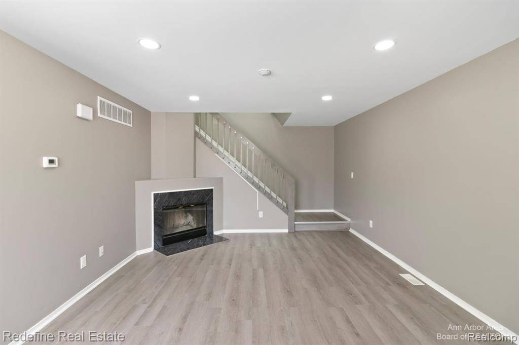 Canton Twp, MI 48188,1801 Vine Way Drive 7