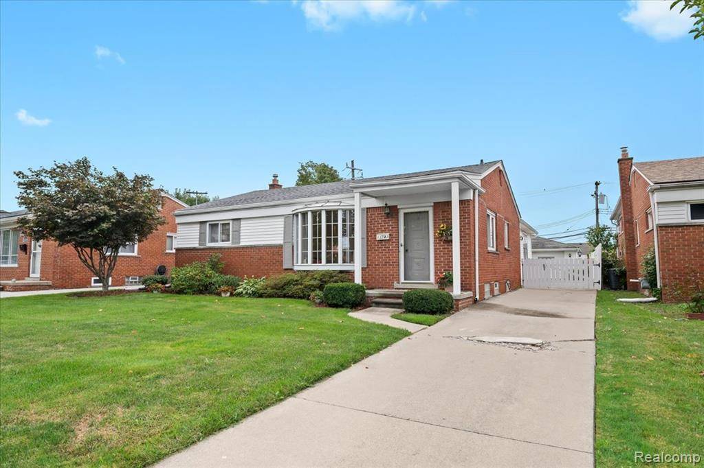 Southgate, MI 48195,13243 SPRUCE Street
