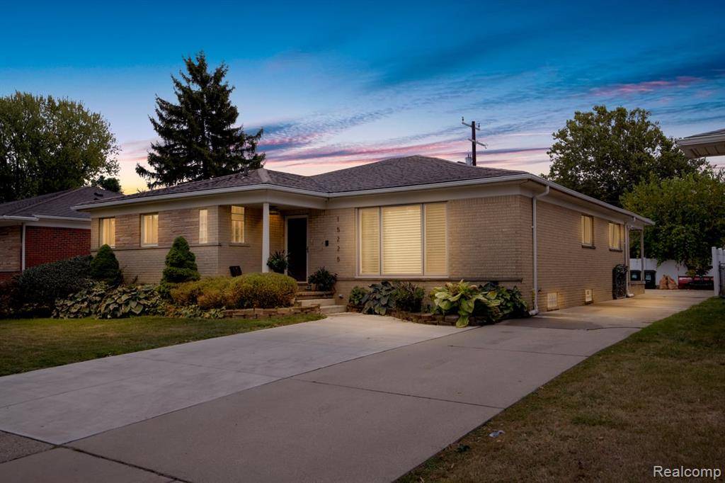Oak Park, MI 48237,15225 Rosemary Boulevard