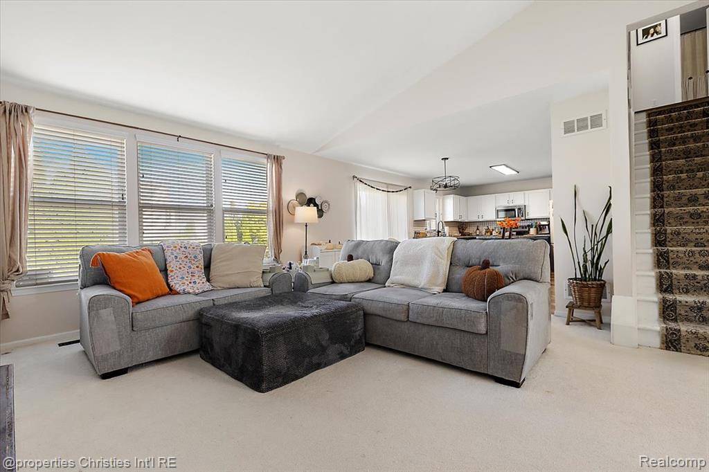 Grand Blanc Twp, MI 48442,10217 Meadow Crest Court