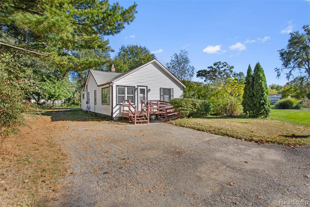 White Lake Twp, MI 48386,315 Tower Road