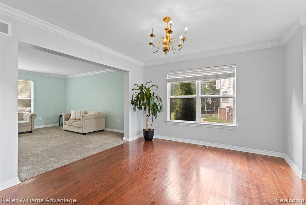 Romulus, MI 48174,35901 Abbey Court