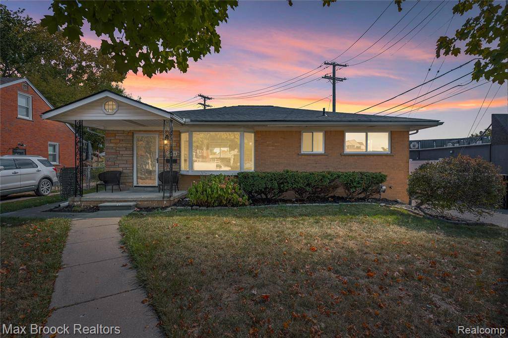 Birmingham, MI 48009,1544 Sheffield Road