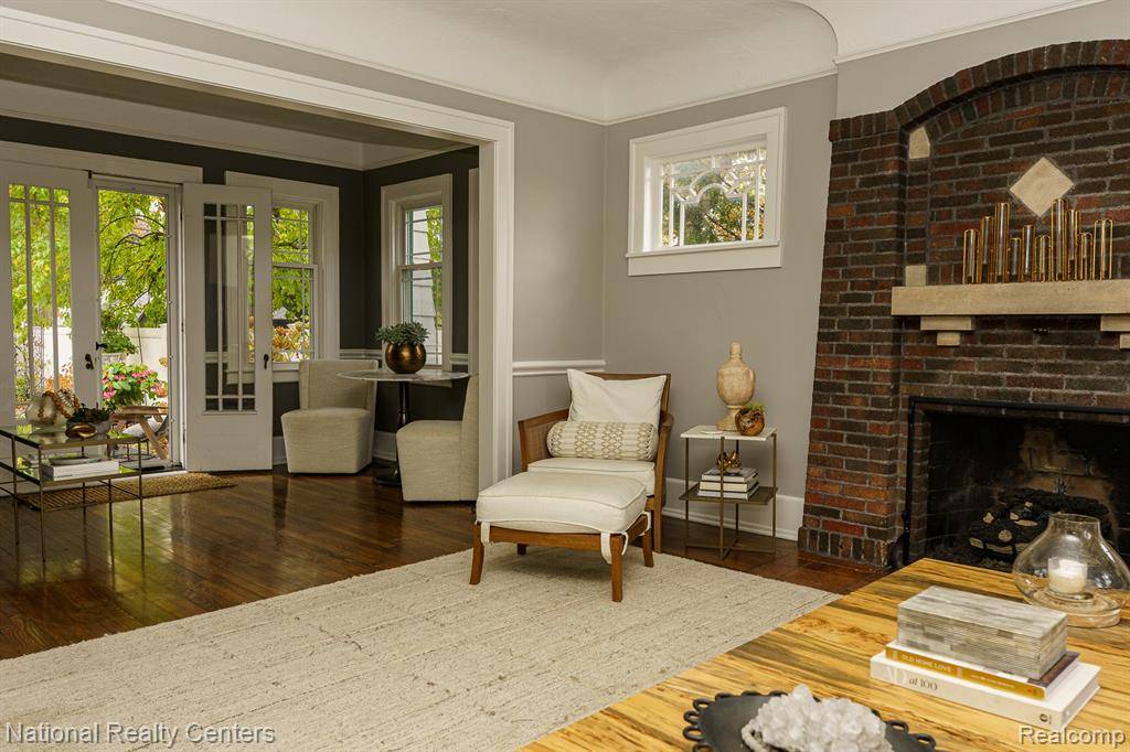 Royal Oak, MI 48067,1027 W 11 Mile W Eleven Mile