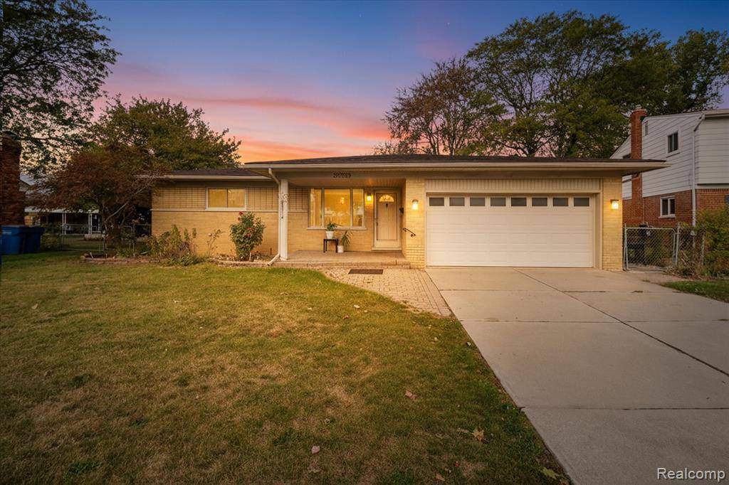 Warren, MI 48093,30329 Blancke Drive