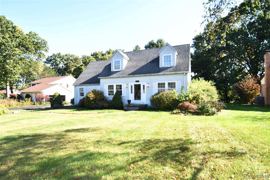Brighton, MI 48114,1337 Osborn Lake Drive