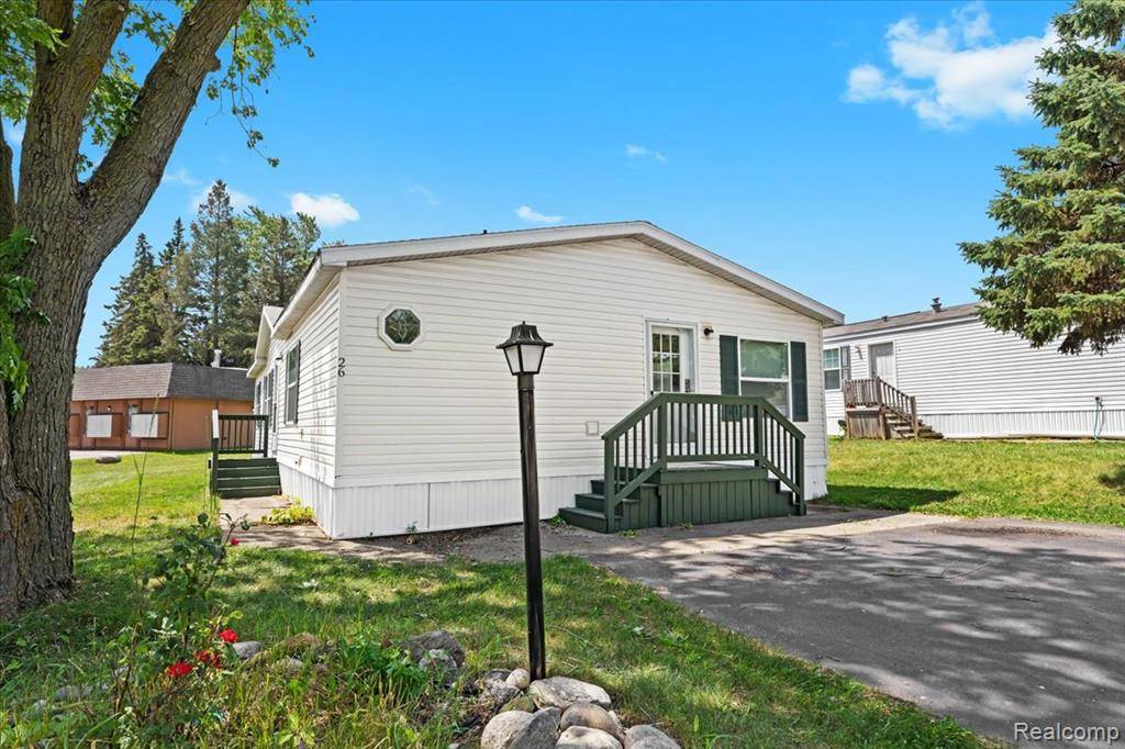 Orion Twp, MI 48359,26 Hummingbird Drive
