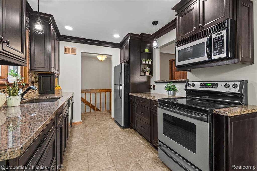 Northville, MI 48167,958 New Haven Court